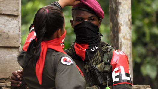 Gobierno de Colombia acusa a rebeldes de incumplir treguas de paz