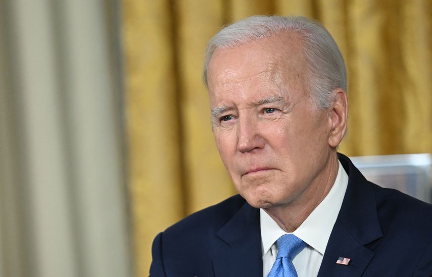 Joe Biden con mascarilla para controlar apnea del sueño