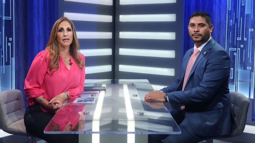 El diputado Jhonathan Vega aclaró que no existen fueros especiales y que en la Comisión de Presupuesto se discuten los beneficios de funcionarios. El diputado Jhonathan Vega aclaró que no existen fueros especiales y que en la Comisión de Presupuesto se discuten los beneficios de funcionarios.