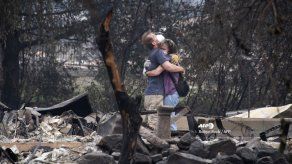 El fuego deja destrucción e incertidumbre en pueblo de Oregón