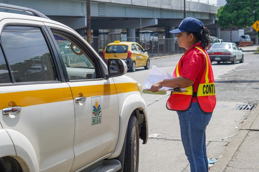 La Contraloría General de la República anunció que el próximo 1 de noviembre de 2025 y durante todo el periodo de las Fiestas Patrias, se llevará a cabo una verificación vehicular nacional con el objetivo de garantizar el cumplimiento de las normas que regulan el uso de los vehículos del Estado. La Contraloría General de la República anunció que el próximo 1 de noviembre de 2025 y durante todo el periodo de las Fiestas Patrias, se llevará a cabo una verificación vehicular nacional con el objetivo de garantizar el cumplimiento de las normas que regulan el uso de los vehículos del Estado.