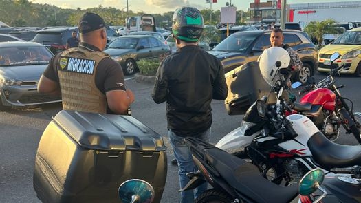 Agentes de Migración encabezaron el operativo. Agentes de Migración encabezaron el operativo.