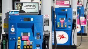 Países productores de petróleo acuerdan recorte histórico de producción