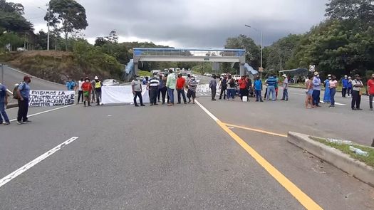 Autoridades tradicionales de la comarca Ngäbe-Buglé mostraron su preocupación ante la constancia en los cierres de la carretera interamericana.