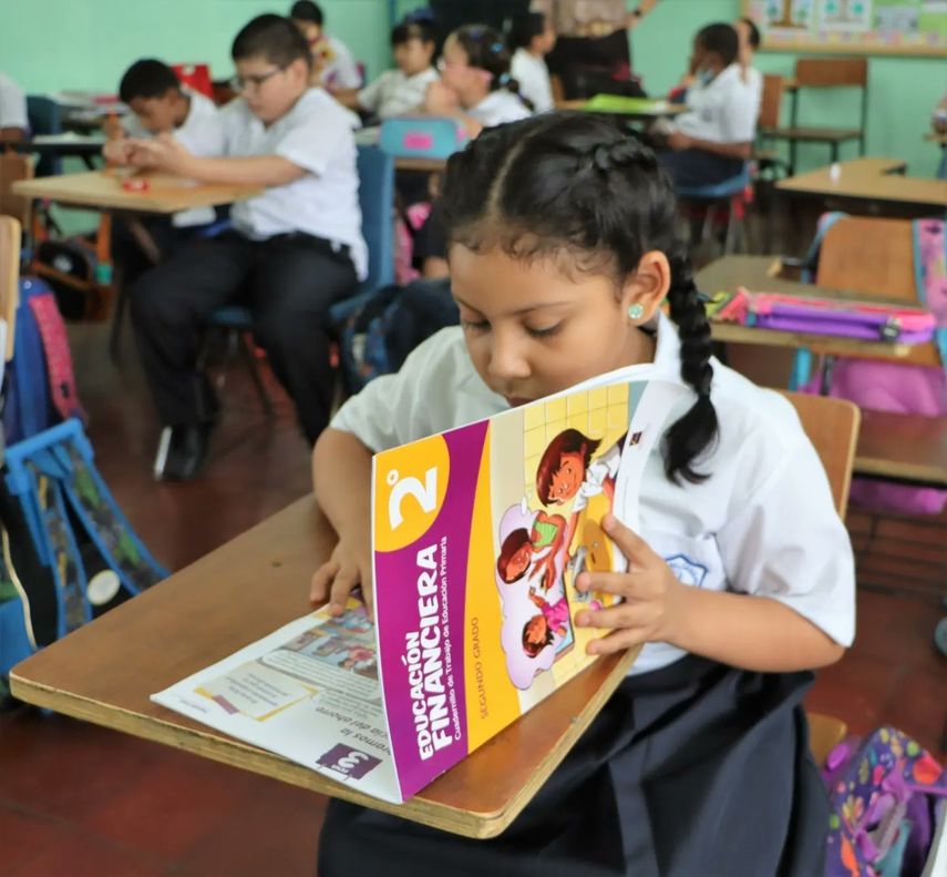 Meduca: Clases siguen suspendidas en colegios en riesgo