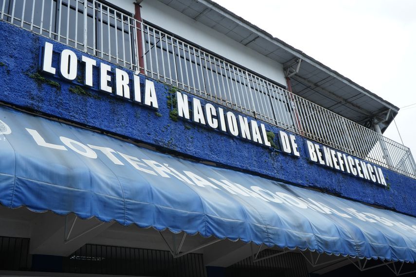 La información de la Lotería Nacional de Panamá también indica que los sorteos de la Lotto y Pega 3 se llevarán a cabo los martes y sábado a las 8:00 p.m. La información de la Lotería Nacional de Panamá también indica que los sorteos de la Lotto y Pega 3 se llevarán a cabo los martes y sábado a las 8:00 p.m.