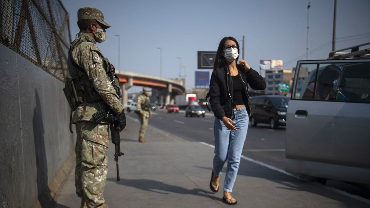 Perú elimina uso de mascarillas en espacios abiertos