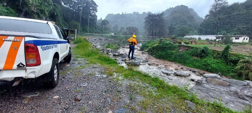 El Sistema Nacional de Protección Civil (Sinaproc) comunica que se mantiene un aviso de vigilancia por lluvias y tormentas hasta el 31 de diciembre del 2023. El Sistema Nacional de Protección Civil (Sinaproc) comunica que se mantiene un aviso de vigilancia por lluvias y tormentas hasta el 31 de diciembre del 2023. 