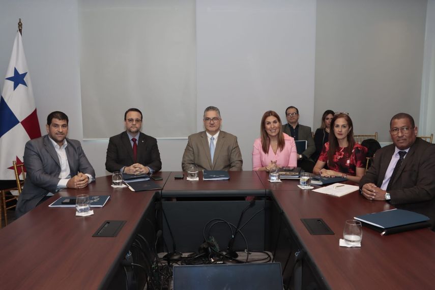 Gobierno busca robustecer y blindar norma de la Zona Libre de Colón