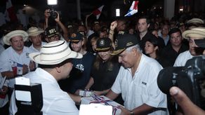 Al ritmo de Osvaldo Ayala y Jonathan Chávez