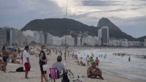 Rio de Janeiro cierra las playas