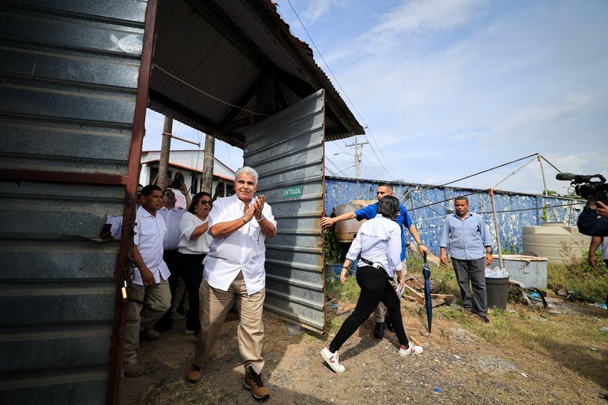 Presidente Mulino reactiva construcción del estadio Roberto Mariano Bula en Colón