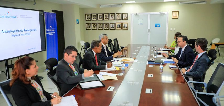 Concluyen 96 visitas presupuestarias del MEF para vigencia fiscal 2025