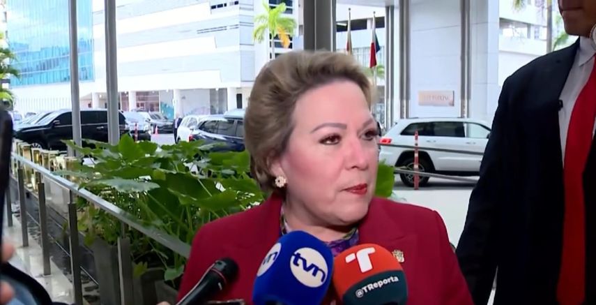 Presidenta de la CSJ, María Eugenia López evade cuestionamientos sobre jubilaciones especiales