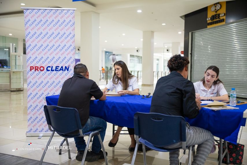 El Ministerio de Trabajo y Desarrollo Laboral (Mitradel), a través de su Regional de Trabajo de San Miguelito, organizó un exitoso reclutamiento de empleos focalizado en el centro comercial Los Andes Mall. El Ministerio de Trabajo y Desarrollo Laboral (Mitradel), a través de su Regional de Trabajo de San Miguelito, organizó un exitoso reclutamiento de empleos focalizado en el centro comercial Los Andes Mall.
