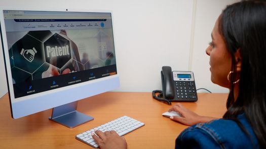 Solicitudes de patentes crecen en el primer semestre 2025, mientras las marcas reflejan demanda estable