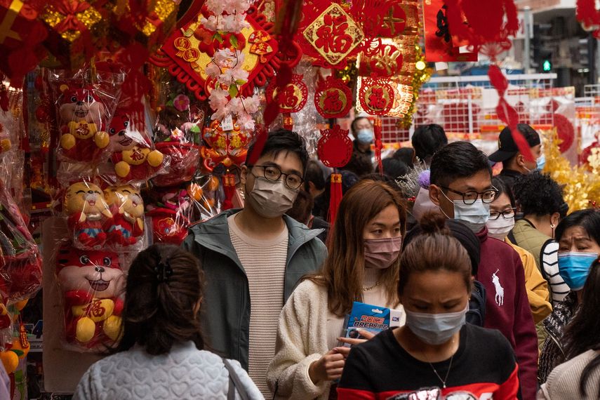 China confina ciudad de 3,5 millones tras detectar covid-19