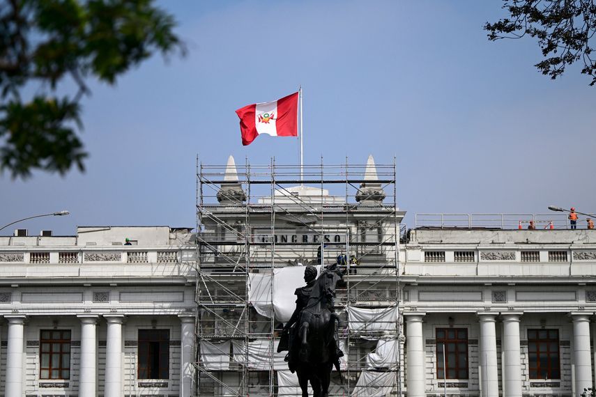 Perú y México han roto relaciones diplomáticas a causa de un asilo político.