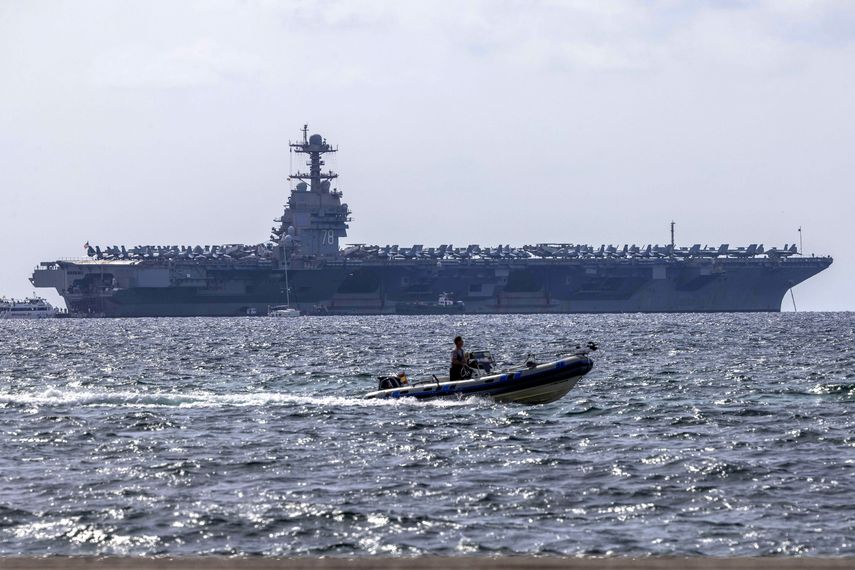 El Pentágono de los Estados Unidos (EEUU) anunció este viernes el despliegue en el mar Caribe del portaaviones USS Gerald Ford, el mayor de la flota estadounidense, en medio de la tensión con Venezuela por los ataques militares contra lanchas al parecer cargadas con drogas. El Pentágono de los Estados Unidos (EEUU) anunció este viernes el despliegue en el mar Caribe del portaaviones USS Gerald Ford, el mayor de la flota estadounidense, en medio de la tensión con Venezuela por los ataques militares contra lanchas al parecer cargadas con drogas.