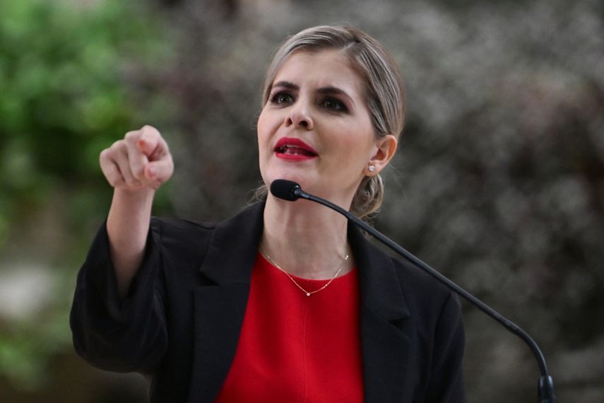 Laura Fernández acusa de golpistas a magistrados y escala tensión en Costa Rica