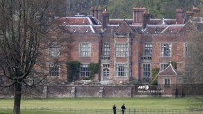 Boris Johnson se recupera del coronavirus en residencia campestre