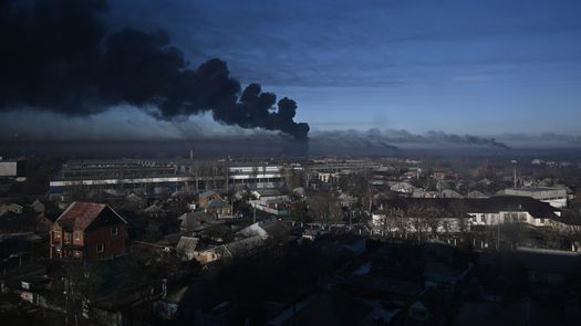 Al menos 39 civiles muertos en bombardeo de estación de tren en el este de Ucrania