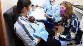 Avanza implementación del programa Mamá Canguro en el Hospital del Niño