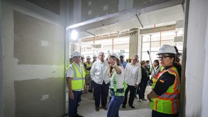 El presidente Mulino recorrió las obras que han sido recuperadas por su gobierno.