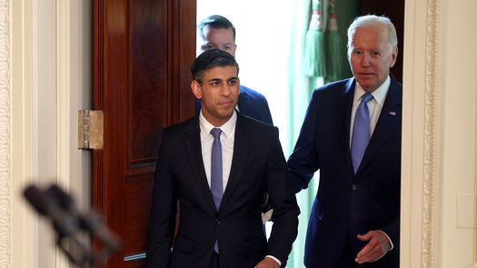 El presidente de Estados Unidos, Joe Biden, y el primer ministro de Reino Unido, Rishi Sunak, a su llegada a la Casa Blanca.