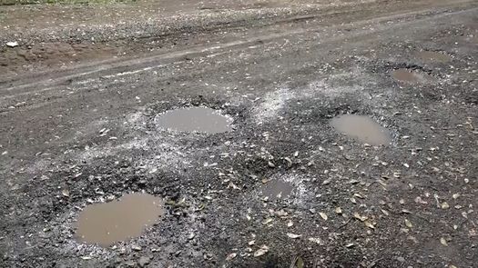 Las autoridades de Chiriquí piden al MOP respuestas por la demora para la ejecución de proyectos en el caso de los distritos de Alanje, Renacimiento y Boquerón donde a pesar de las licitaciones y adjudicación los trabajos no inician.