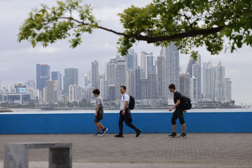 Panamá afirma que recupera la confianza internacional con su salida de la lista de la UE