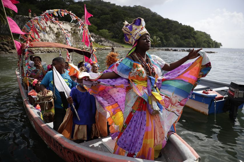 El Ministerio de Cultura de Panamá (MiCultura) expresó este miércoles mediante un comunicado su profunda preocupación por el uso indebido de un canto tradicional de la cultura Congo en un contexto que vulnera su significado y valores. El Ministerio de Cultura de Panamá (MiCultura) expresó este miércoles mediante un comunicado su profunda preocupación por el uso indebido de un canto tradicional de la cultura Congo en un contexto que vulnera su significado y valores.