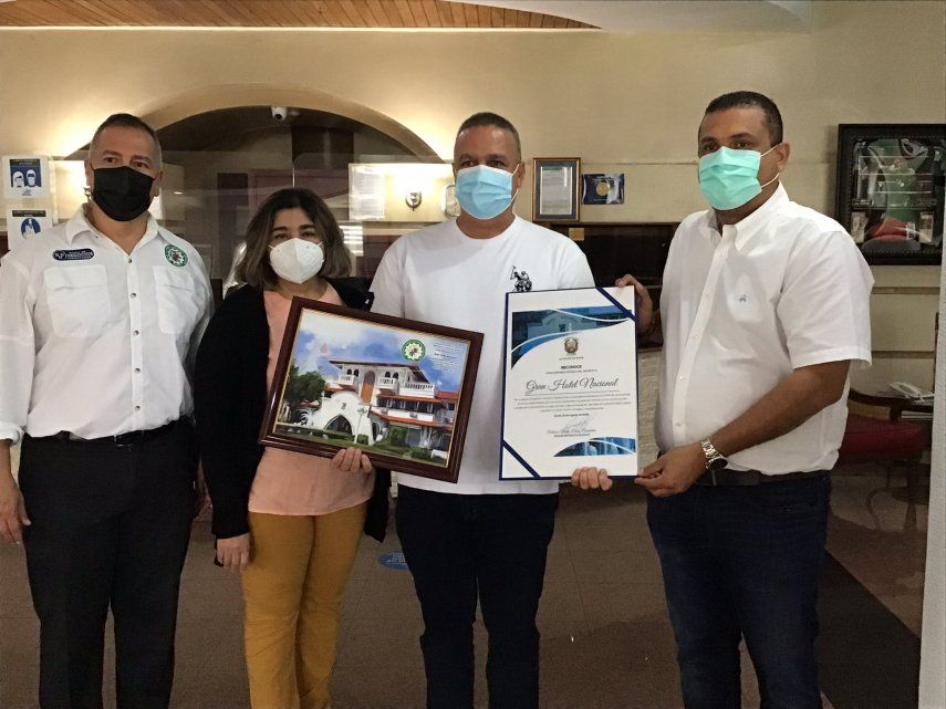 Como parte de las actividades en el marco del LXX Aniversario, la Cámara de Comercio, Industrias y Agricultura de Chiriquí entregaron un reconocimiento sus socios, el Hotel Nacional por su gran aporte a la sociedad, al convertirse en el único Hotel Hospital de la provincia para pacientes con COVID-19.