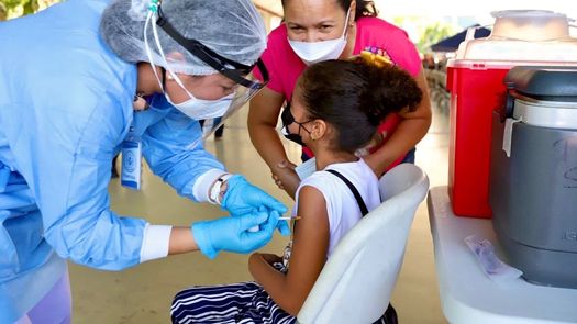 Más de mil dosis de vacunas pediátricas fueron aplicadas en el Parque Omar