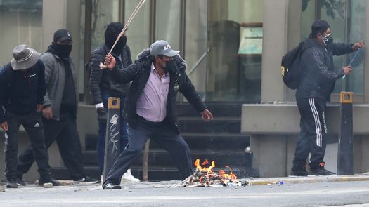 Jornada de protestas, vandalismo y saqueos en Bolivia. EFE. Jornada de protestas, vandalismo y saqueos en Bolivia. EFE.