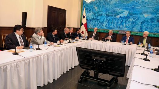 Reunión entre panameñistas y Mulino sobre temas nacionales. Reunión entre panameñistas y Mulino sobre temas nacionales.
