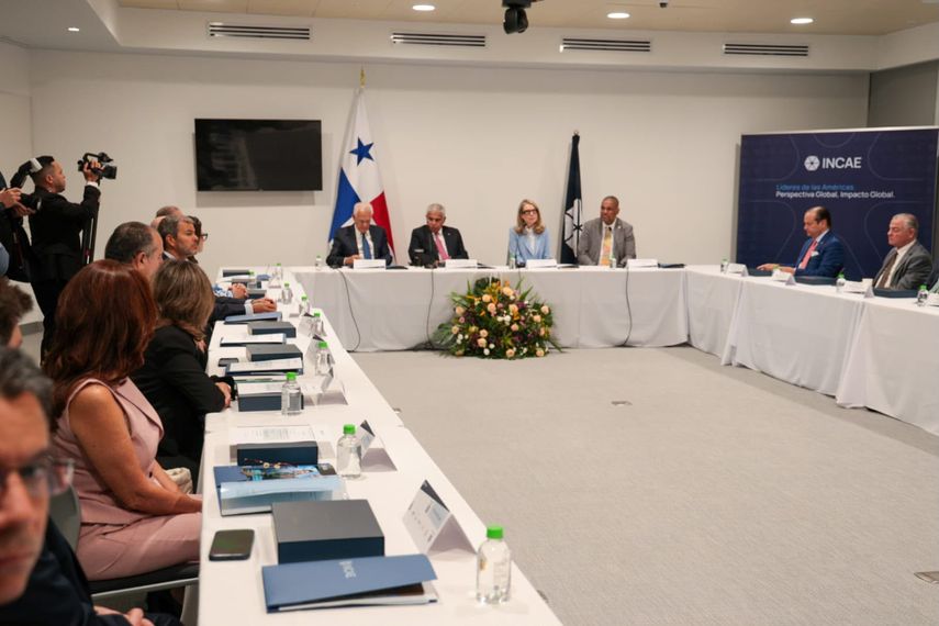 Ifarhu e Incae firman convenio para garantizar una educación transformadora