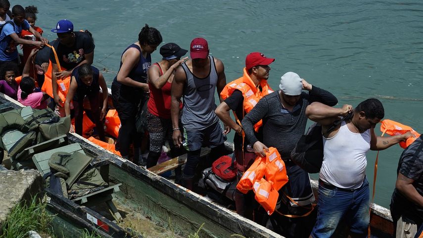 El presidente de la República, Laurentino Cortizo, designó a la ministra de Relaciones Exteriores, Janaina Tewaney Mencomo, para que lo represente en la cumbre sobre migración irregular convocada por México. El presidente de la República, Laurentino Cortizo, designó a la ministra de Relaciones Exteriores, Janaina Tewaney Mencomo, para que lo represente en la cumbre sobre migración irregular convocada por México.