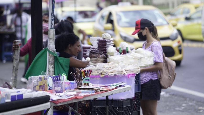 La ministra de MITRADEL, Doris Zapata indicó que la informalidad es una de las tareas pendientes a resolver, pues aumentó al 48% en pandemia.