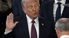 Trump promete una era dorada para EEUU y presenta su victoria como una reconquista