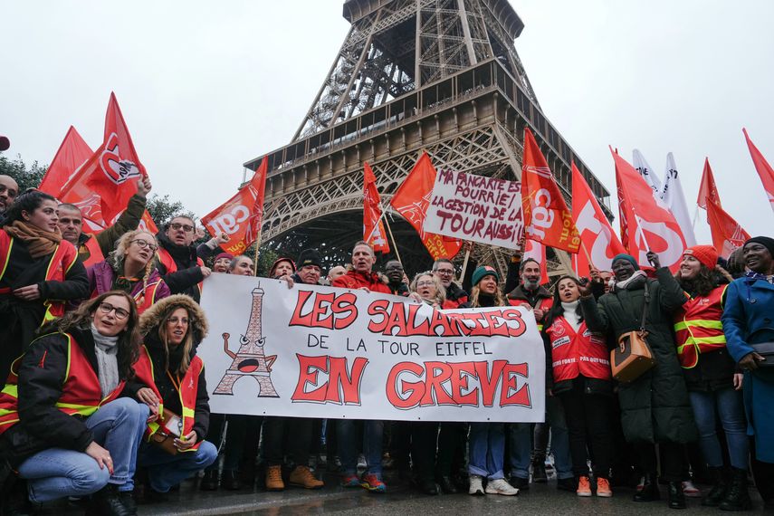 Torre Eiffel reabrirá el domingo luego de huelga