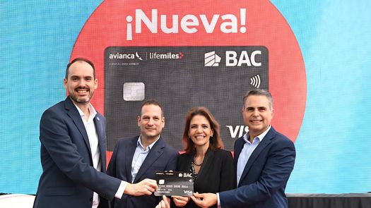 Centroamericanos ahora podrán volar más y mejor gracias a nueva tarjeta que transforma compras en oportunidad de viajes