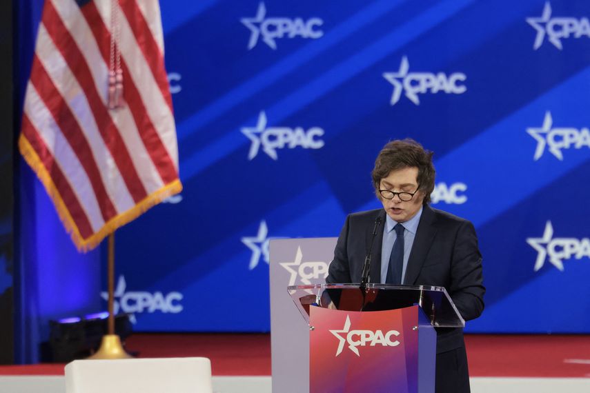 El presidente argentino, Javier Milei necesita el apoyo de la Casa Blanca para negociar un nuevo acuerdo con el Fondo Monetario Internacional (FMI). El presidente argentino, Javier Milei necesita el apoyo de la Casa Blanca para negociar un nuevo acuerdo con el Fondo Monetario Internacional (FMI).