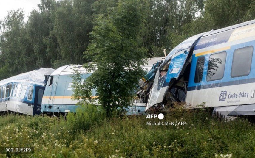 De acuerdo con los equipos de rescate en República Checa, entre las víctimas figuran los conductores de los dos trenes. AFP