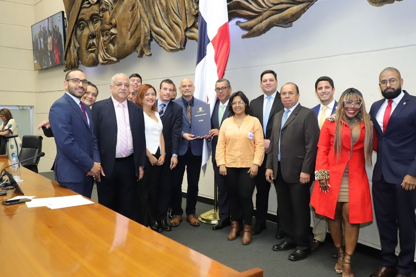 Gremios de abogados solicitan al presidente Mulino no sancionar la ley recién avalada en la Asamblea Nacional. Gremios de abogados solicitan al presidente Mulino no sancionar la ley recién avalada en la Asamblea Nacional.
