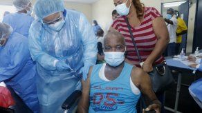 Aplican vacuna anticovid a personas con discapacidad en San Miguelito