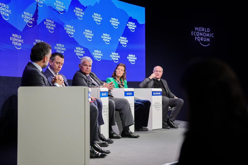 Mulino presenta a Panamá como destino para reuniones multilaterales.