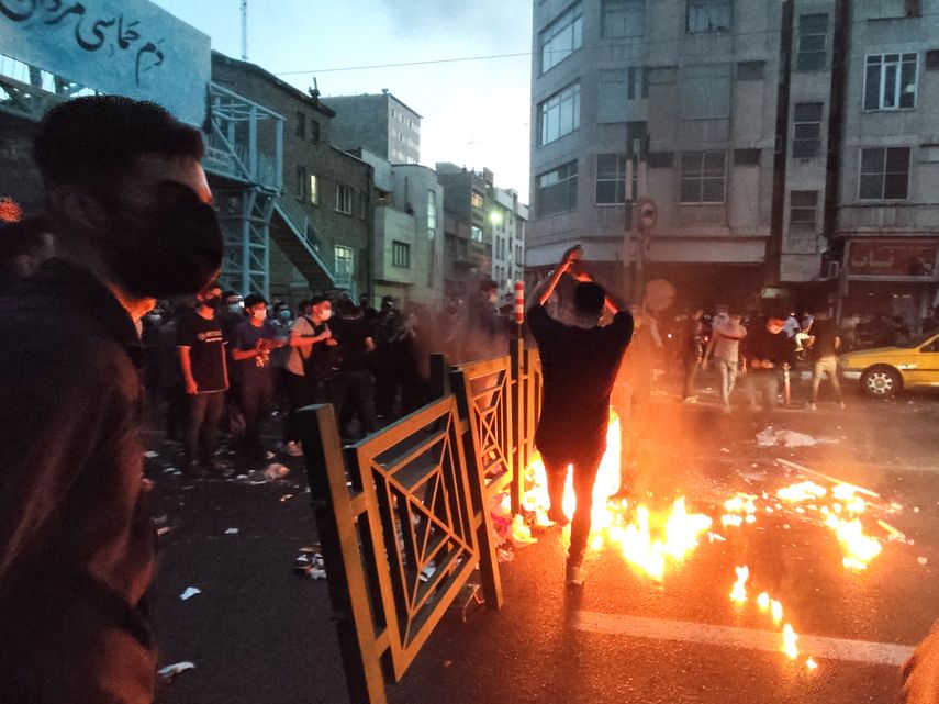 Al menos 76 muertos en Irán tras grandes manifestaciones
