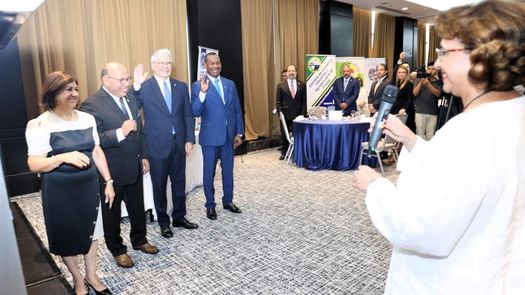 Fedecámaras pide suspender la revisión de salario mínimo este año