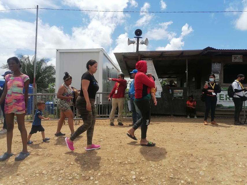 Los Gobiernos de Panamá y Costa Rica hicieron un llamado con sentido de urgencia a los países de la región, a cooperar para estabilizar la situación. Los Gobiernos de Panamá y Costa Rica hicieron un llamado con sentido de urgencia a los países de la región, a cooperar para estabilizar la situación.